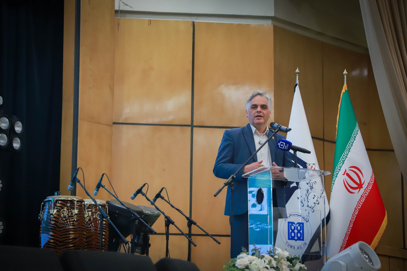 مدیران در تأمین نیروی پرستاری و معیشت آنان موفق نبودهاند مدیران در تأمین نیروی پرستاری و معیشت آنان موفق نبودهاند